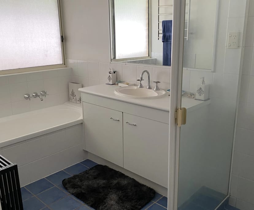 $230, Share-house, 4 bathrooms, Redland Bay QLD 4165