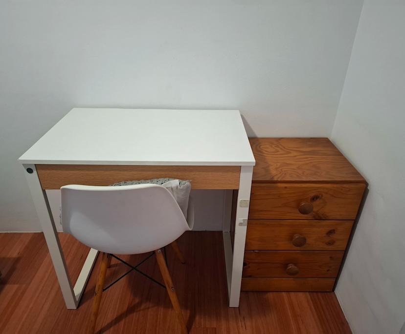 Furnished room in a flatshare