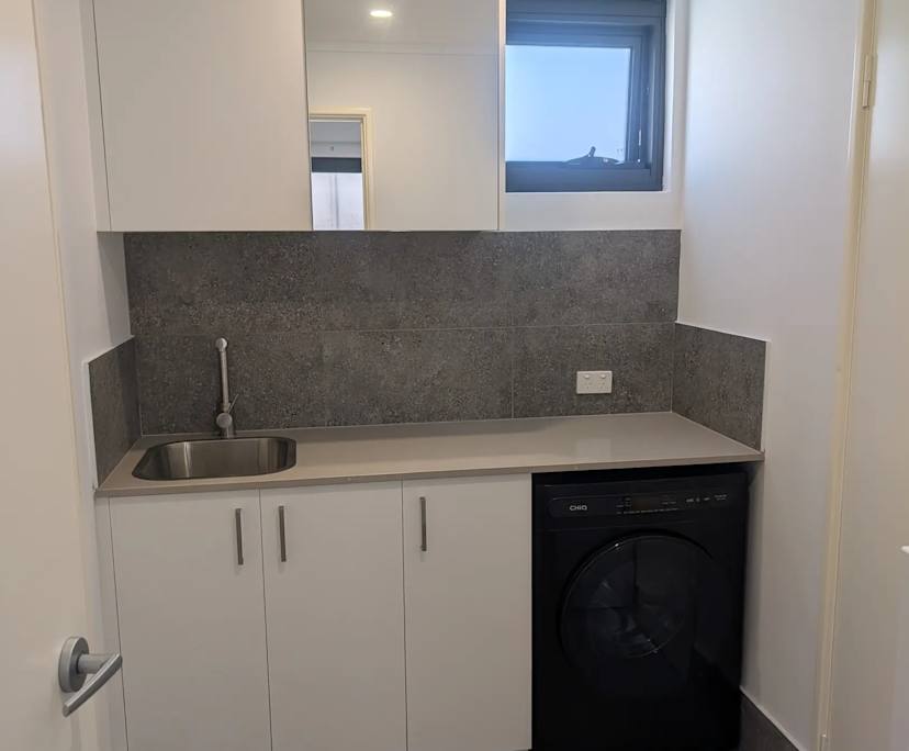 $350, Student-accommodation, 4 bathrooms, Saint James WA 6102