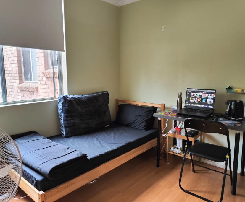 Furnished room in a flatshare