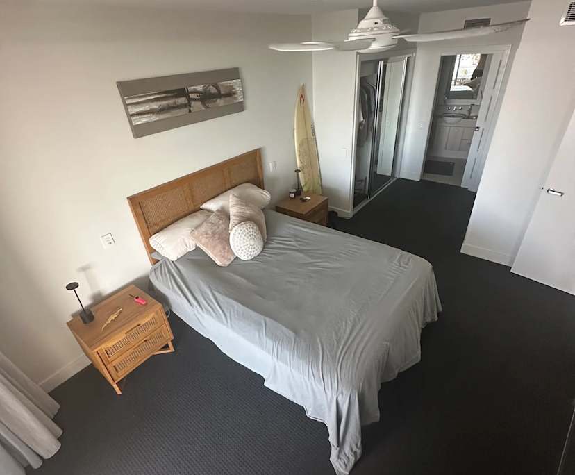 Furnished room with ensuite in a flatshare