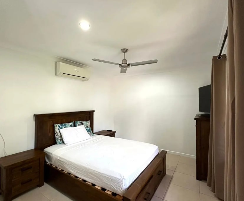 $325, Share-house, 4 bathrooms, Jubilee Pocket QLD 4802