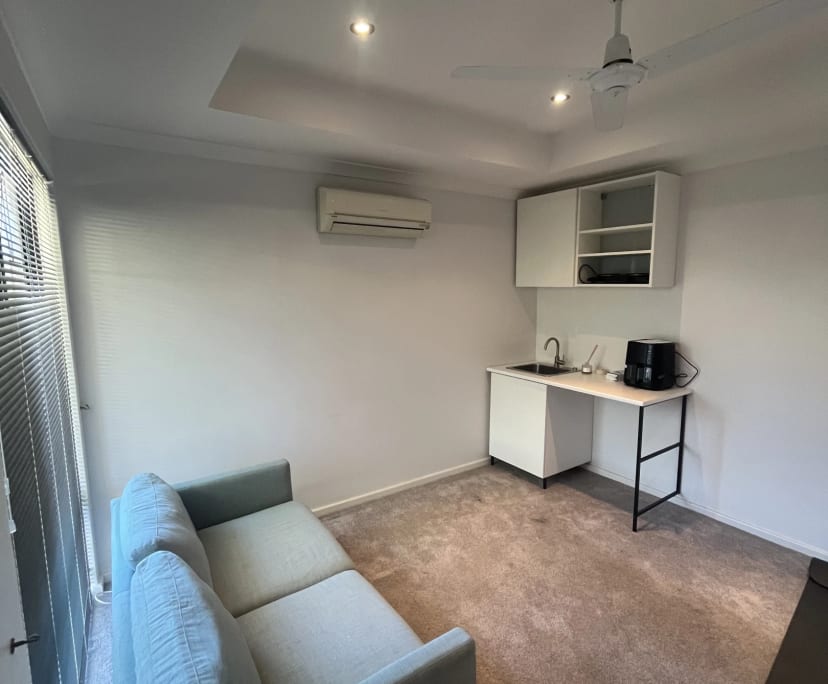 Room studio flat for rent