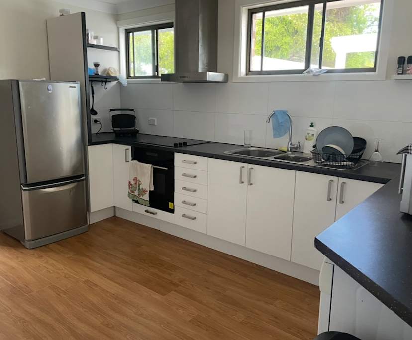 $300, Flatshare, 3 bathrooms, North Narrabeen NSW 2101