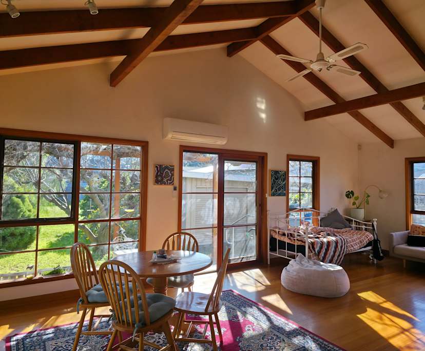 Room in a share house