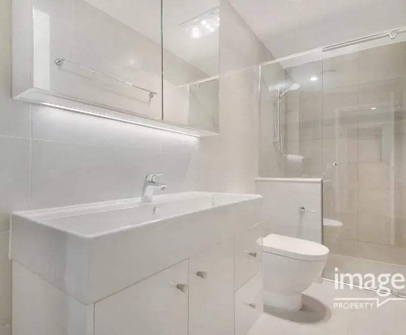 $360, Flatshare, 2 bathrooms, Bardon QLD 4065