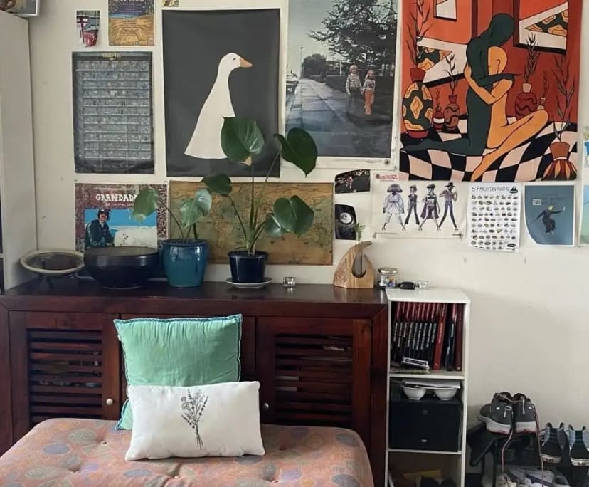 Unfurnished room in a flatshare
