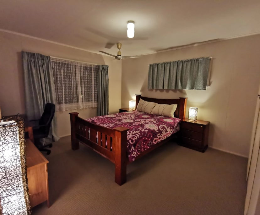 $230, Share-house, 3 bathrooms, Harristown QLD 4350
