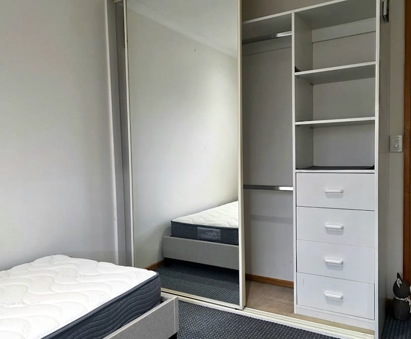 Room in a share house