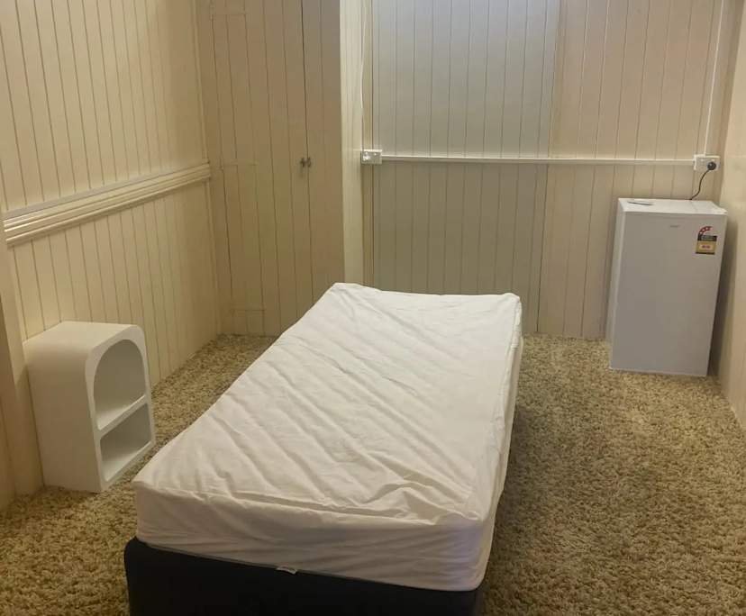 $275, Share-house, 4 bathrooms, West Mackay QLD 4740