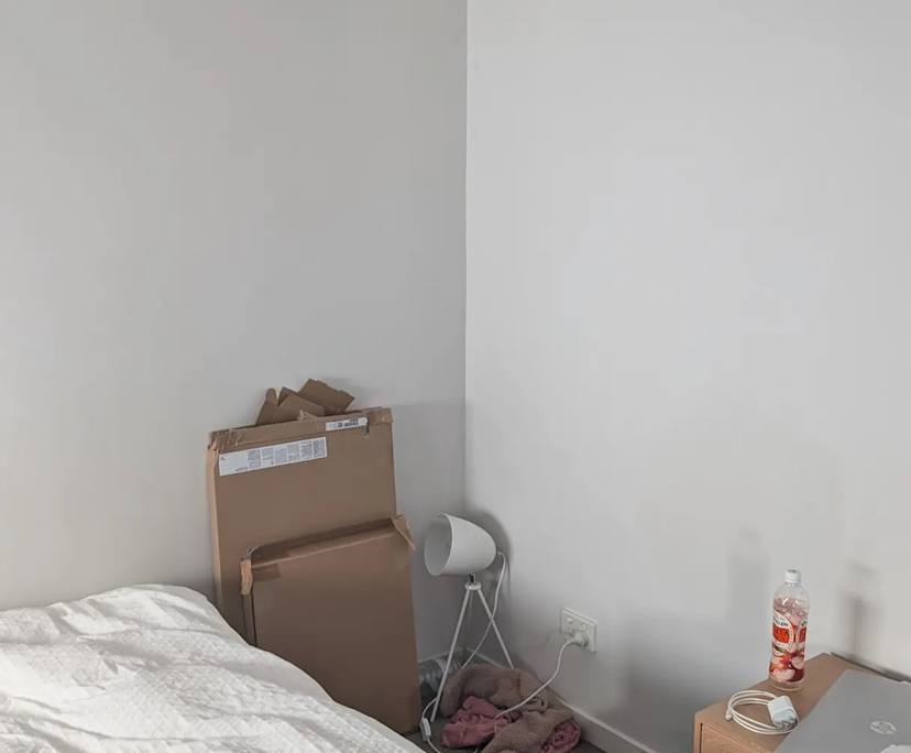 Unfurnished room in a flatshare