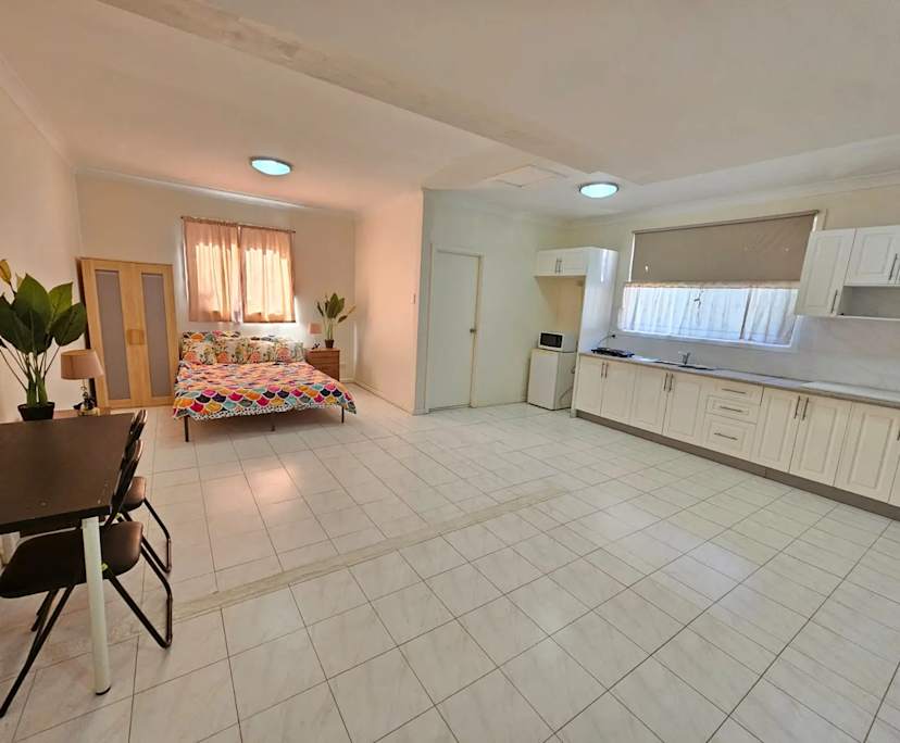 $450, Studio, 1 bathroom, Parramatta NSW 2150