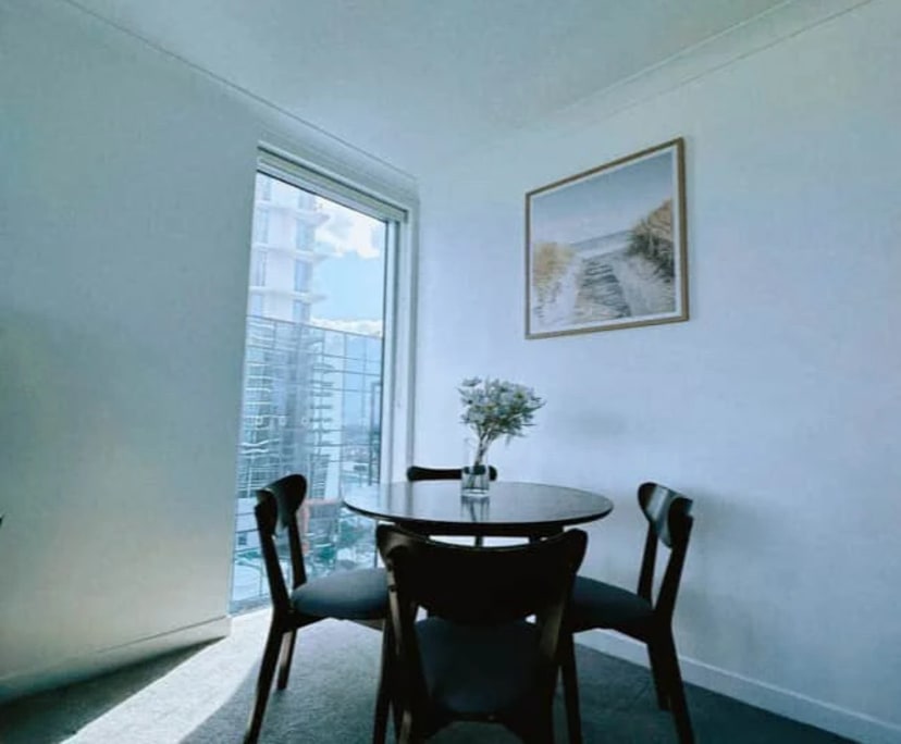 Furnished room with ensuite in a flatshare