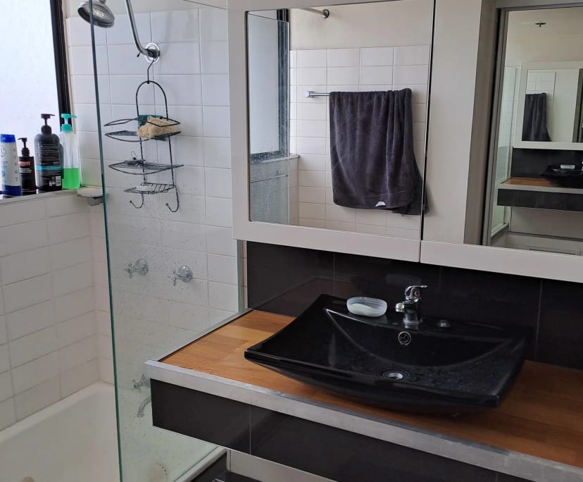 $330, Flatshare, 2 bathrooms, Brisbane City QLD 4000