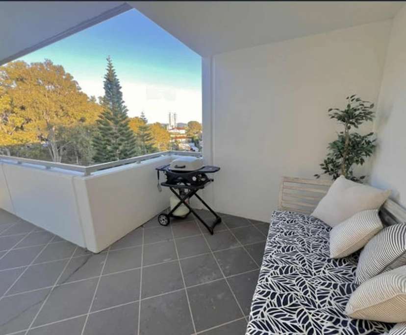 $650, Flatshare, 3 bathrooms, Burleigh Heads QLD 4220