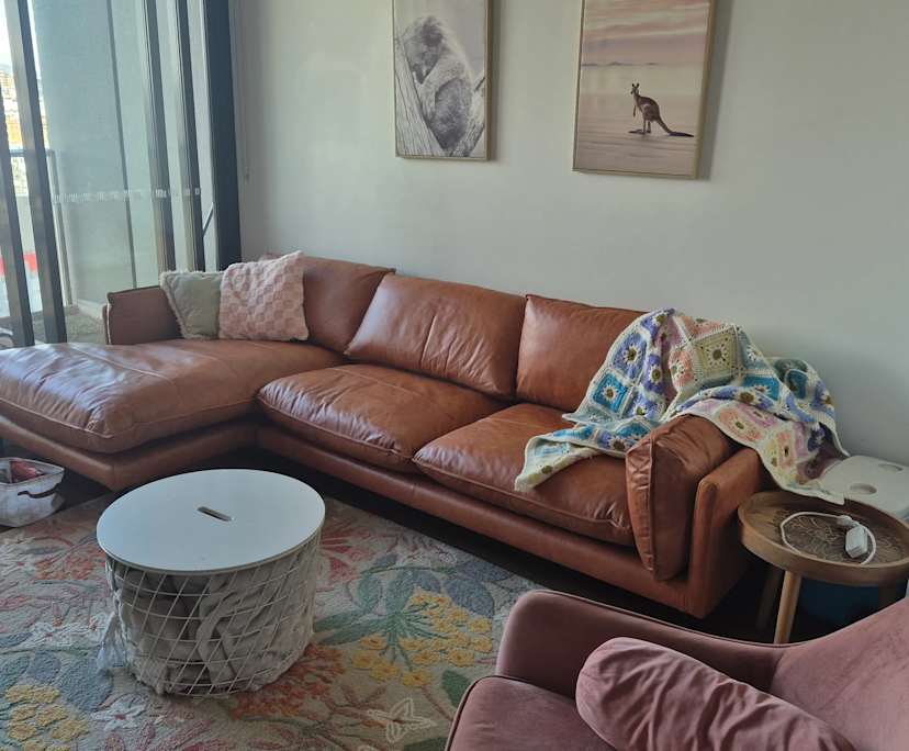 Unfurnished room with own bathroom