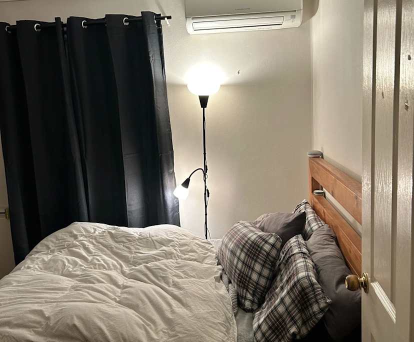 Room in a share house