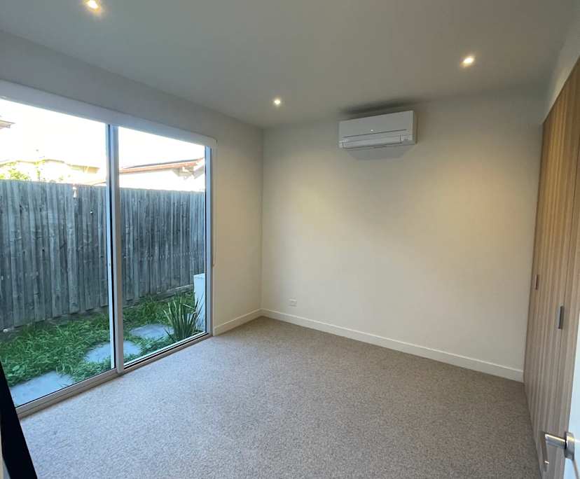 Unfurnished room in a share house