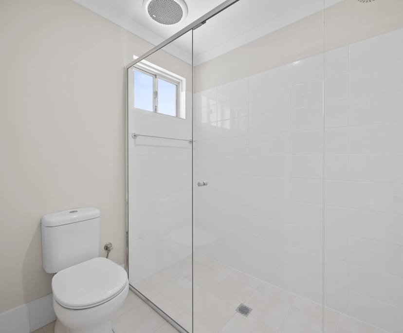 $340, Share-house, 6 bathrooms, Madora Bay WA 6210