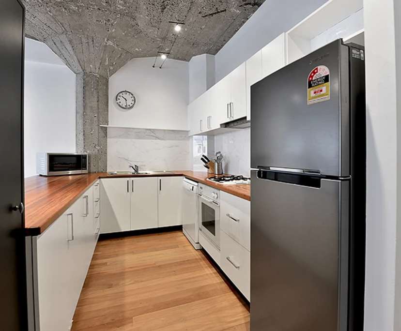 $1,025, Whole-property, 2 bathrooms, Melbourne VIC 3000