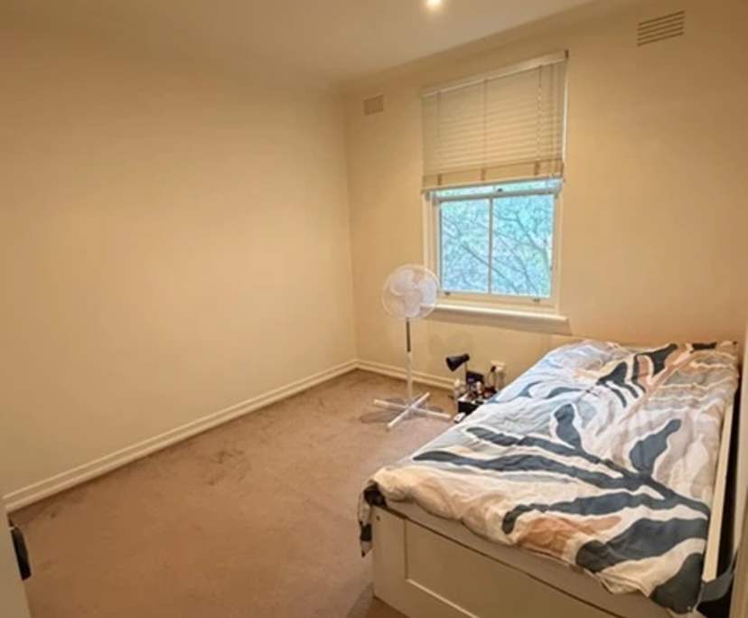 Room in a share house