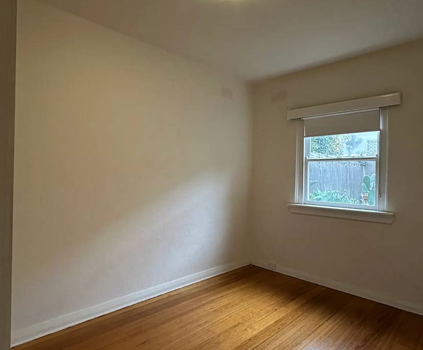Unfurnished room in a flatshare
