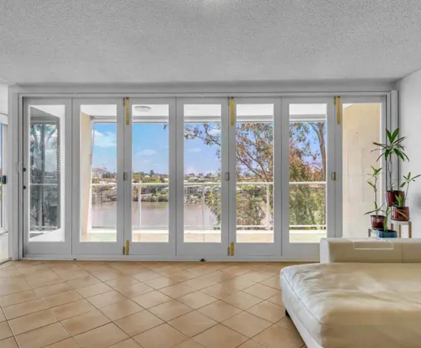 $390, Flatshare, 3 bathrooms, Saint Lucia QLD 4067