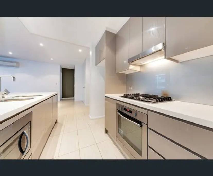 Unfurnished room with ensuite in a flatshare