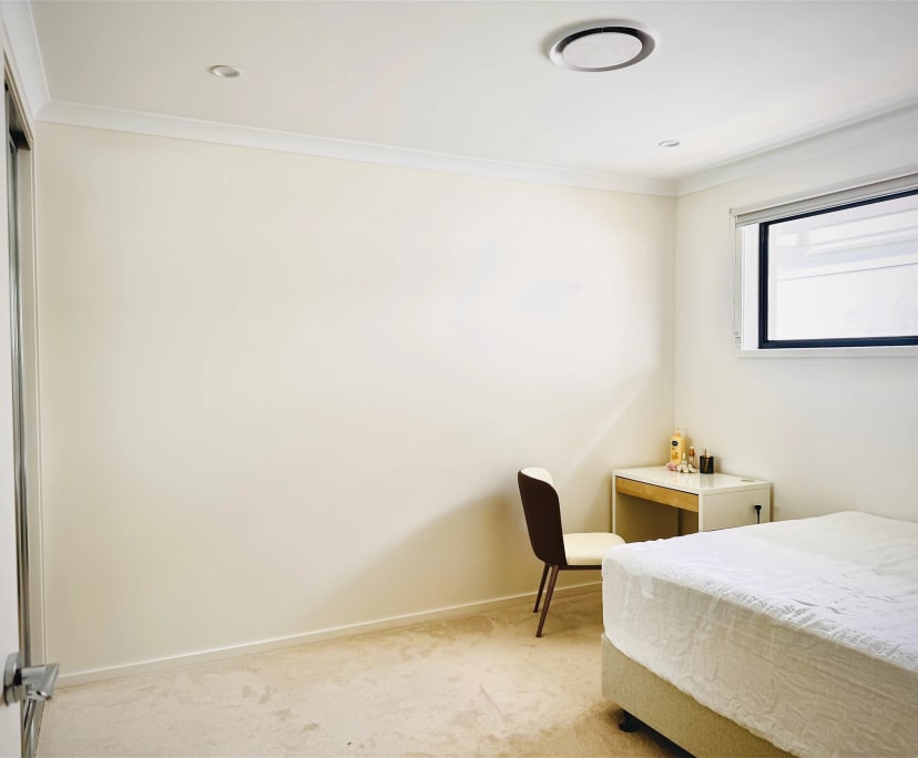 Room in a share house