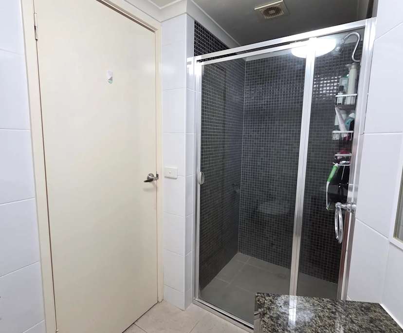 $325, Flatshare, 2 bathrooms, Braddon ACT 2612