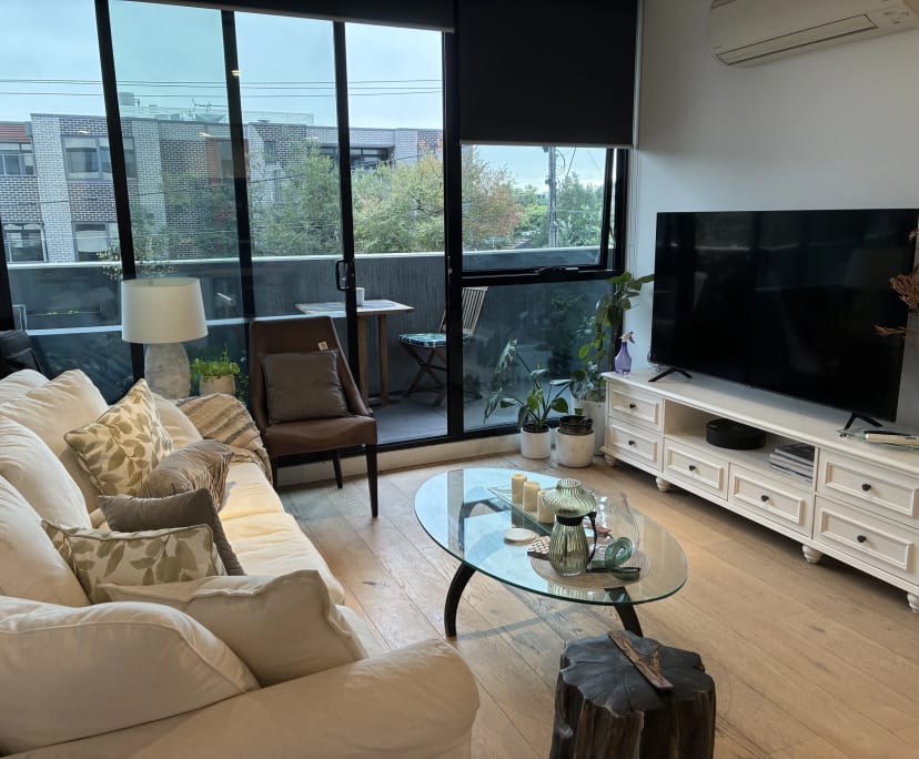 Furnished room with ensuite in a flatshare