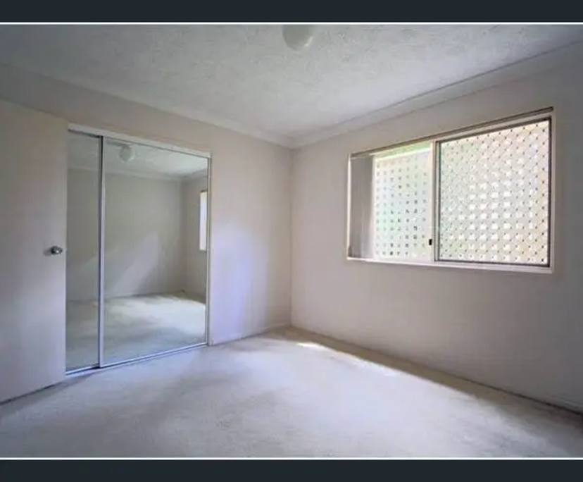 Unfurnished room with own bathroom
