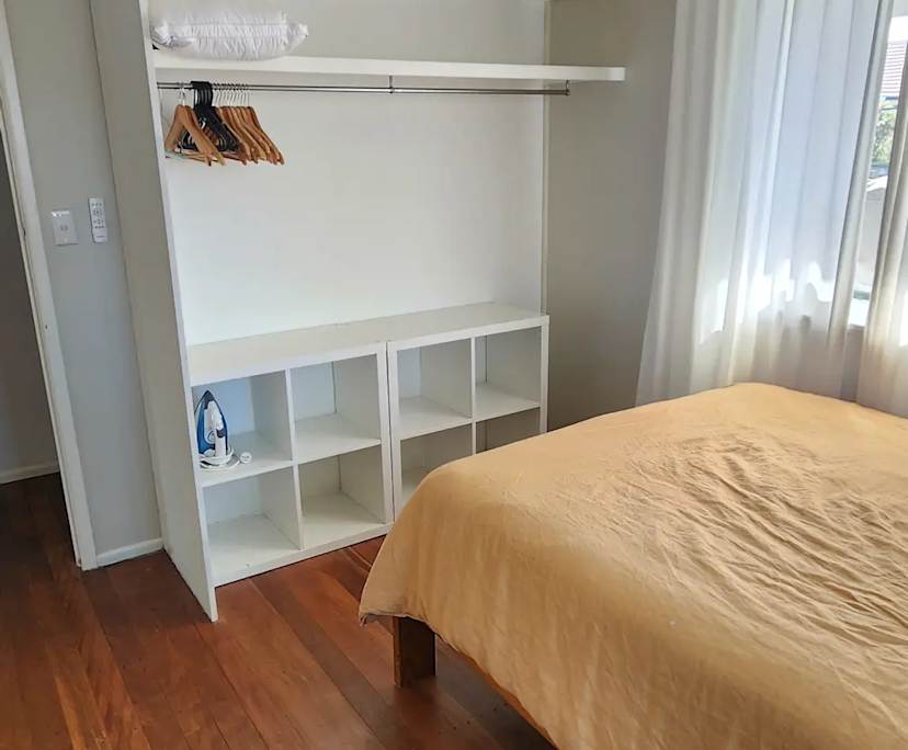 Room in a share house