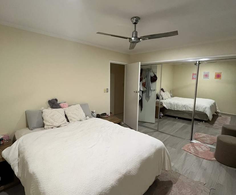 Furnished room in a share house