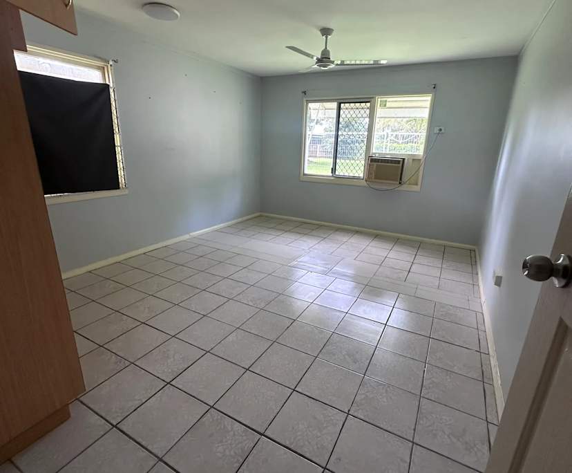 Whole property with 4 rooms for rent