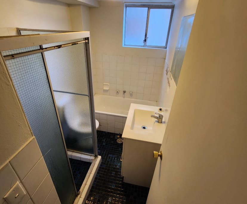 Furnished room in a flatshare