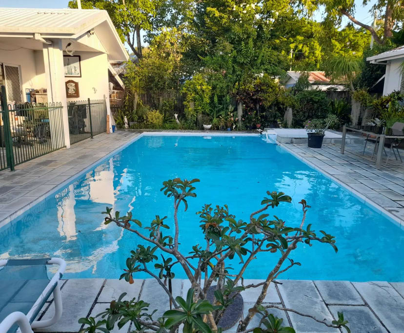 $285, Share-house, 5 bathrooms, Machans Beach QLD 4878