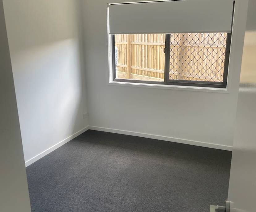 $300, Share-house, 4 bathrooms, White Rock QLD 4306
