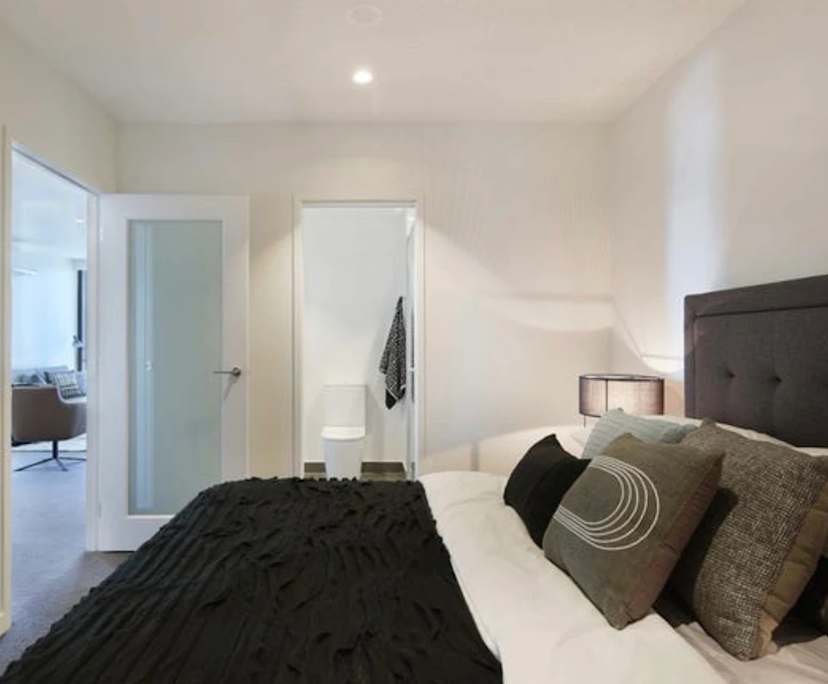 $710, Whole-property, 2 bathrooms, Southbank VIC 3006