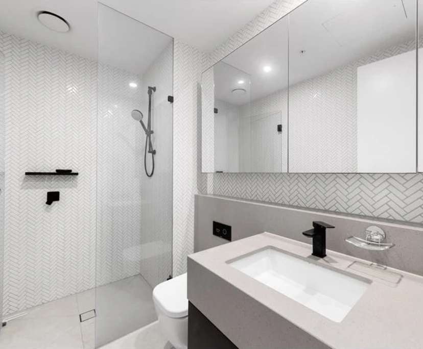 $650, 1-bed, 1 bathroom, Melbourne VIC 3000