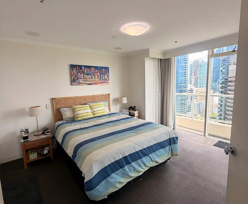 Furnished room with ensuite in a flatshare