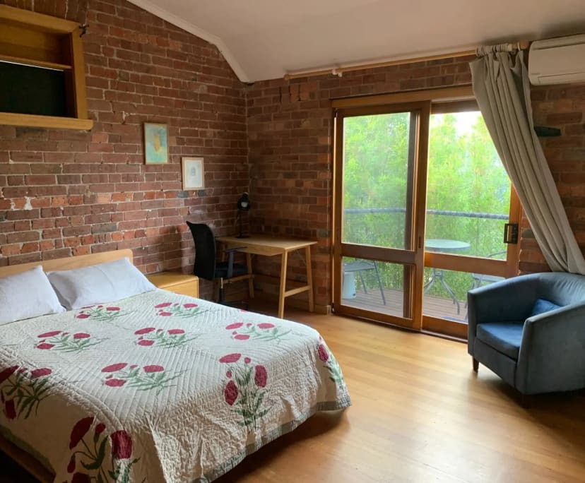 Whole property with 1 room for rent