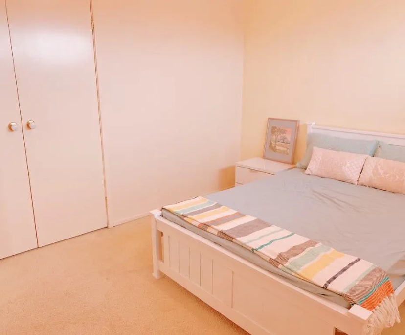 Room in a share house