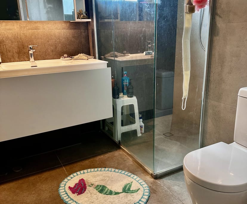 $325, Student-accommodation, 1 bathroom, Labrador QLD 4215