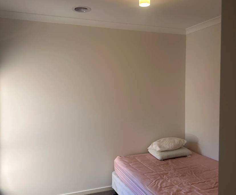 $300, Share-house, 2 bathrooms, Officer VIC 3809