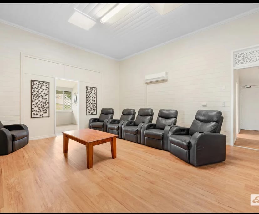$300, Share-house, 6 bathrooms, Gladstone Central QLD 4680