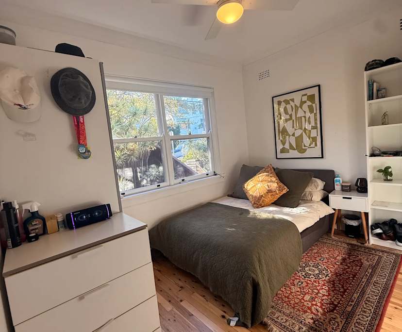 Furnished room in a flatshare