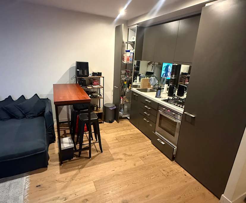 Unfurnished room in a flatshare