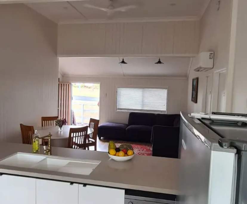 Room in a share house