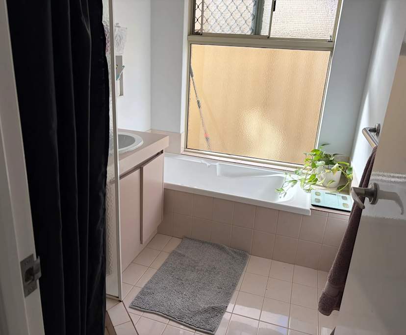 Room in a share house